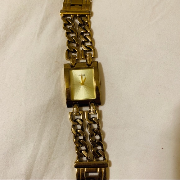 😍Guess gold tone watch💛 - Picture 2 of 6